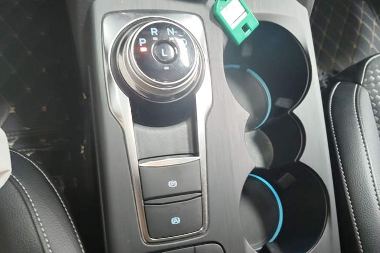 Used Ford Focus 2020 Sedan EcoBoost 180 Automatic Trend Edition Gear Lever