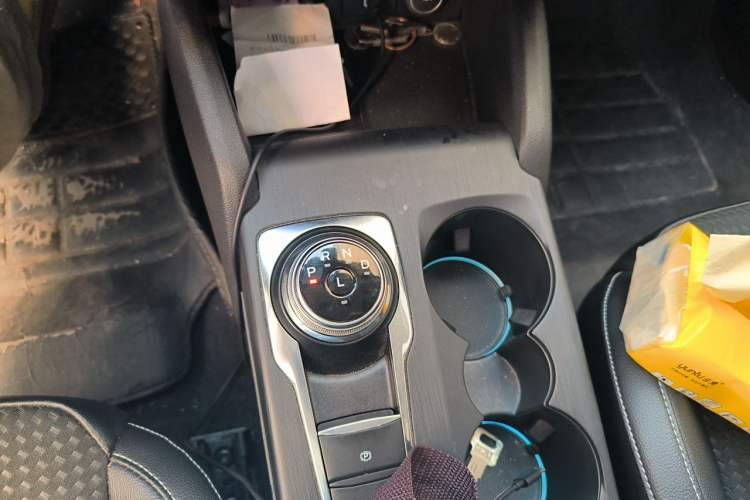 Used Ford Focus 2020 Sedan EcoBoost 180 Automatic Trend Edition Gear Lever