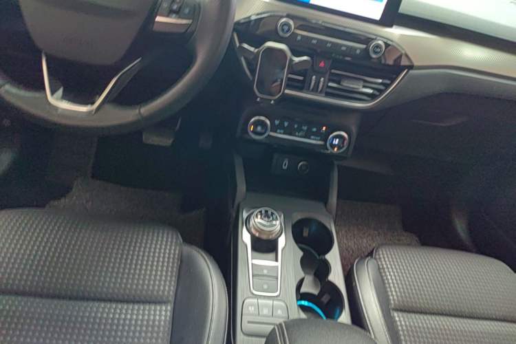 Used Ford Focus 2020 Sedan EcoBoost 180 Automatic Trend Edition Gear Lever