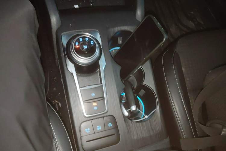 Used Ford Focus 2020 Sedan EcoBoost 180 Automatic Trend Edition Gear Lever