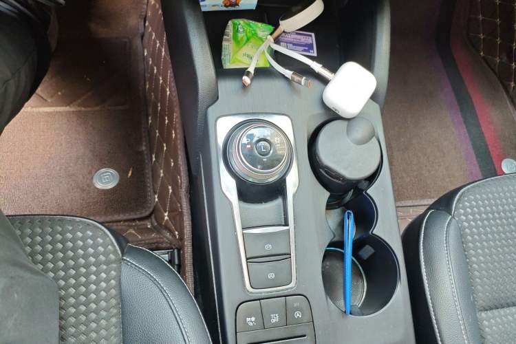 Used Ford Focus 2020 Hatchback EcoBoost 180 Automatic Trend Edition Gear Lever