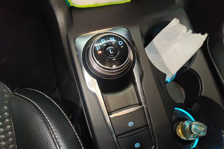 Used Ford Focus 2020 Hatchback EcoBoost 180 Automatic Trend Edition Gear Lever