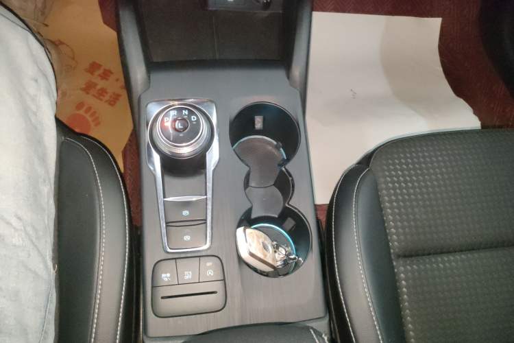 Used Ford Focus 2020 Hatchback EcoBoost 180 Automatic Trend Edition Gear Lever