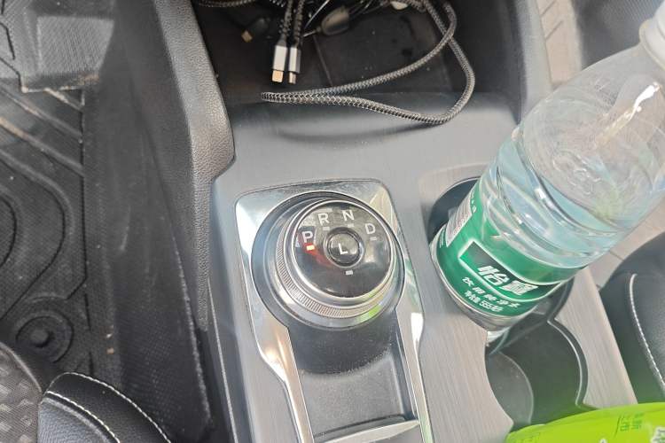 Used Ford Focus 2020 Sedan EcoBoost 180 Automatic Trend Edition Gear Lever