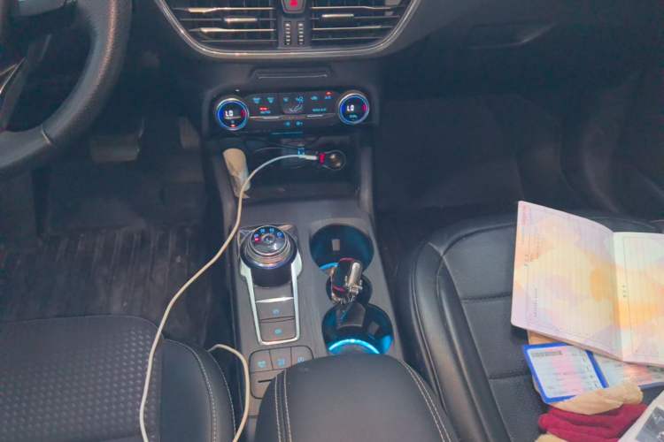 Used Ford Focus 2020 Hatchback EcoBoost 180 Automatic Trend Edition Gear Lever