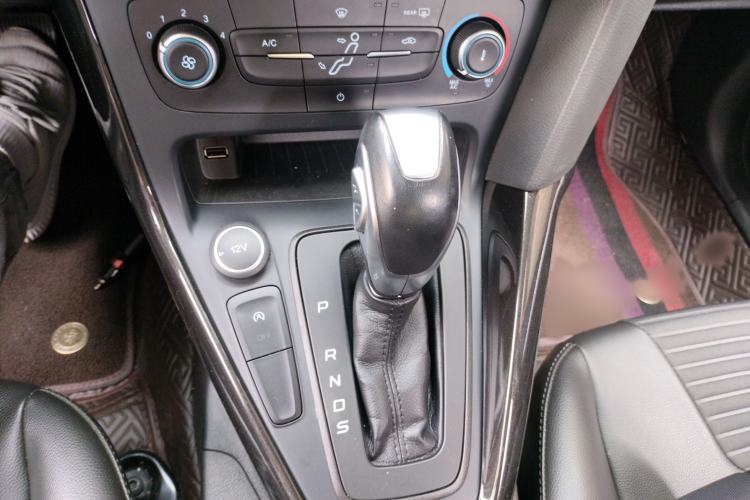 Used Ford Focus 2020 Hatchback Classic 1.5L Automatic Trendy Model Gear Lever