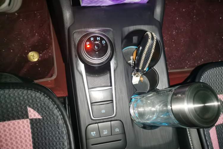 Used Ford Focus 2020 Sedan EcoBoost 180 Automatic Trend Edition Gear Lever