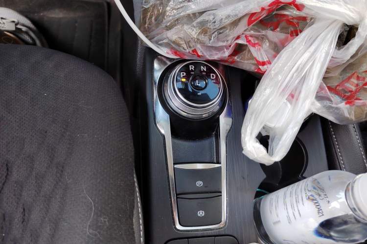 Used Ford Focus 2020 Sedan EcoBoost 180 Automatic Trend Edition Gear Lever