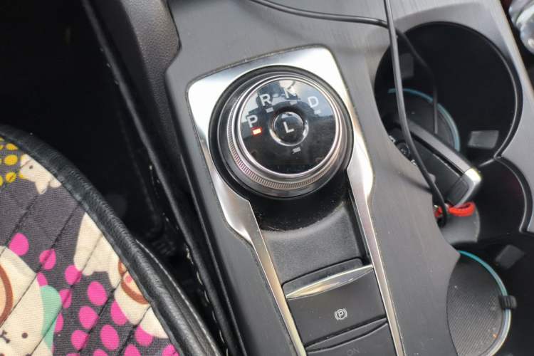 Used Ford Focus 2020 Sedan EcoBoost 180 Automatic Trend Edition Gear Lever