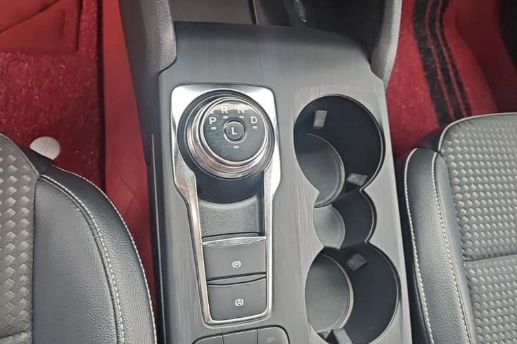 Used Ford Focus 2020 Sedan EcoBoost 180 Automatic Trend Edition Gear Lever
