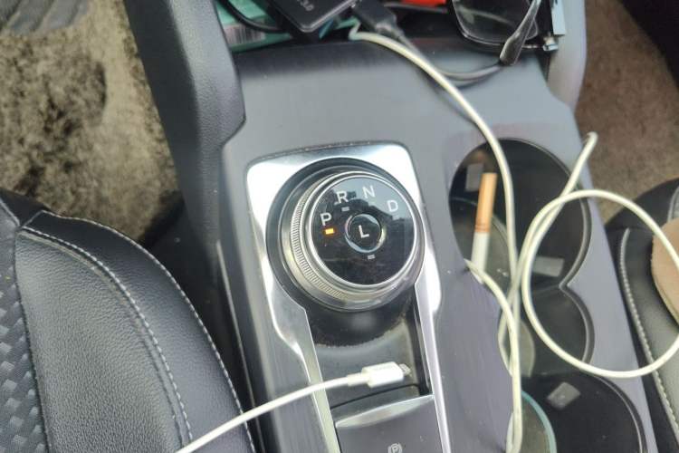 Used Ford Focus 2020 Sedan EcoBoost 180 Automatic Trend Edition Gear Lever