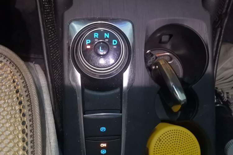 Used Ford Focus 2020 Sedan EcoBoost 180 Automatic Trend Edition Gear Lever