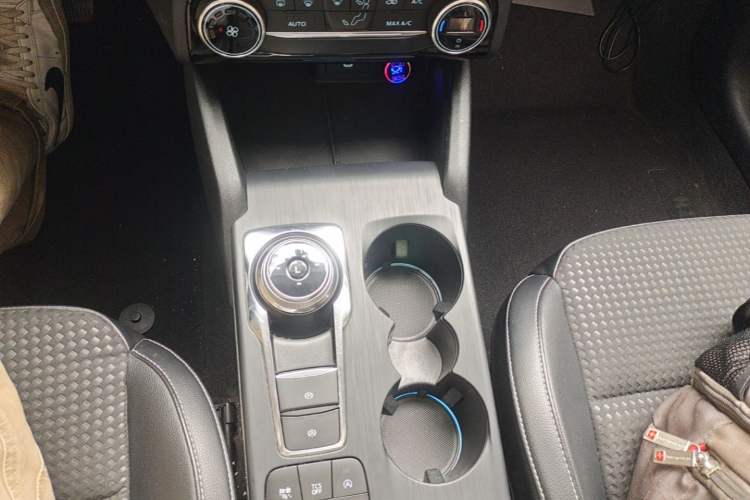 Used Ford Focus 2020 Hatchback EcoBoost 180 Automatic Trend Edition Gear Lever