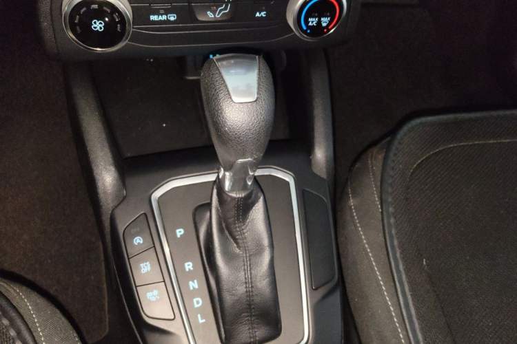 Used Ford Focus 2020 Sedan 1.5L Automatic Sharp Edition Gear Lever