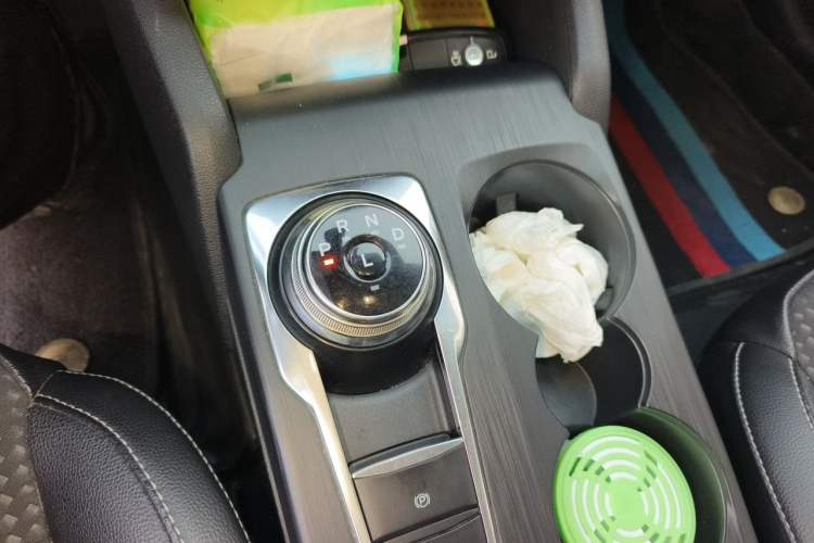 Used Ford Focus 2020 Sedan EcoBoost 180 Automatic Trend Edition Gear Lever