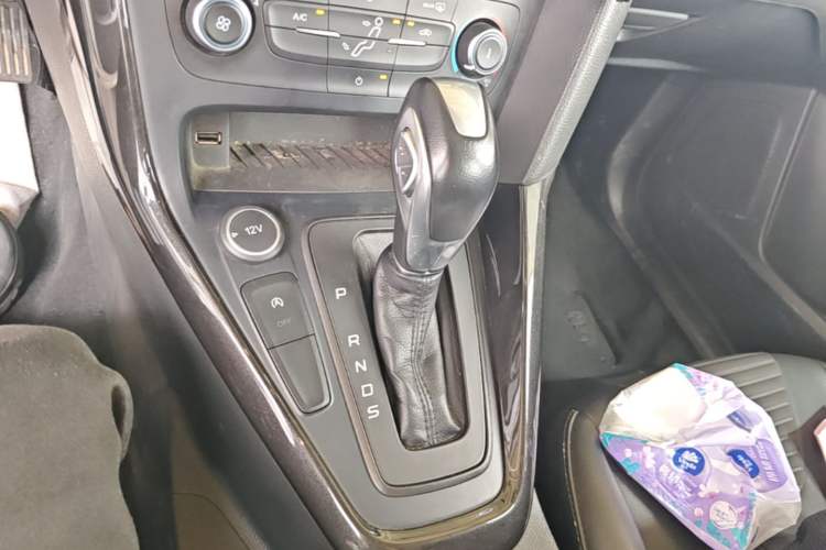 Used Ford Focus 2020 Hatchback Classic 1.5L Automatic Trendy Model Gear Lever