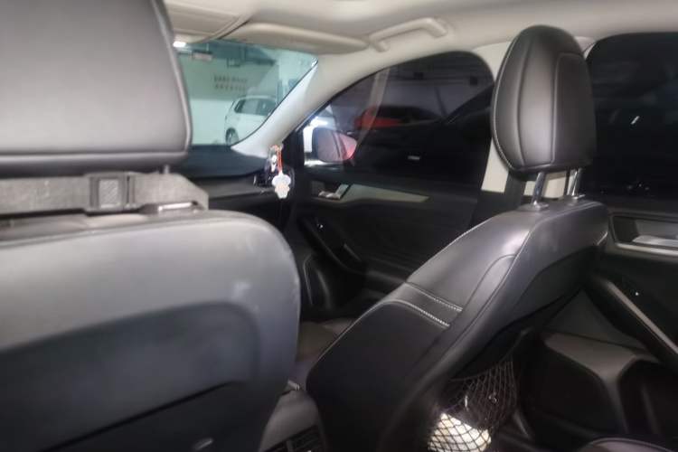 Used Ford Focus 2020 Sedan EcoBoost 180 Automatic Trend Edition Headliner
