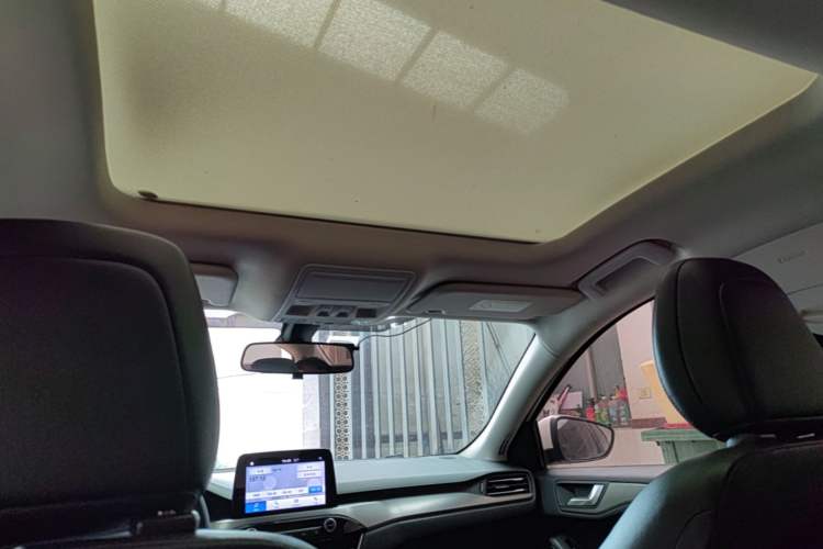 Used Ford Focus 2020 Sedan EcoBoost 180 Automatic Trend Edition Headliner