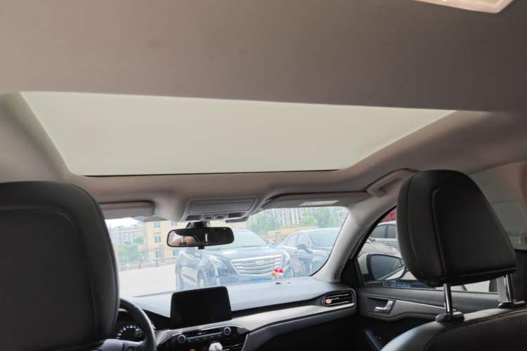 Used Ford Focus 2020 Hatchback EcoBoost 180 Automatic Trend Edition Headliner
