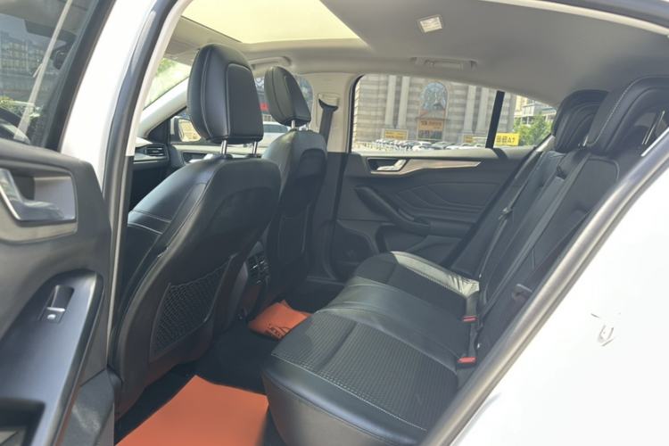 Used Ford Focus 2020 Hatchback EcoBoost 180 Automatic Trend Edition Interior 1