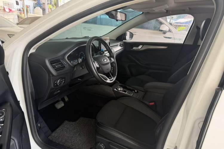 Used Ford Focus 2020 Sedan EcoBoost 180 Automatic Trend Edition Interior 1