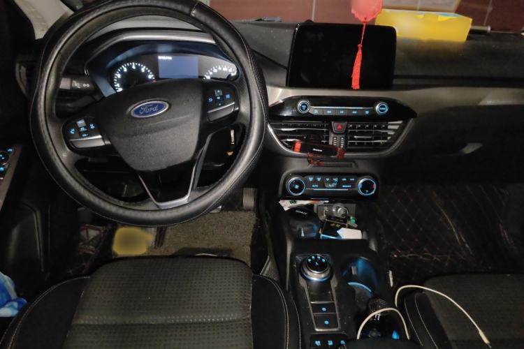 Used Ford Focus 2020 Sedan EcoBoost 180 Automatic Trend Edition Interior 2