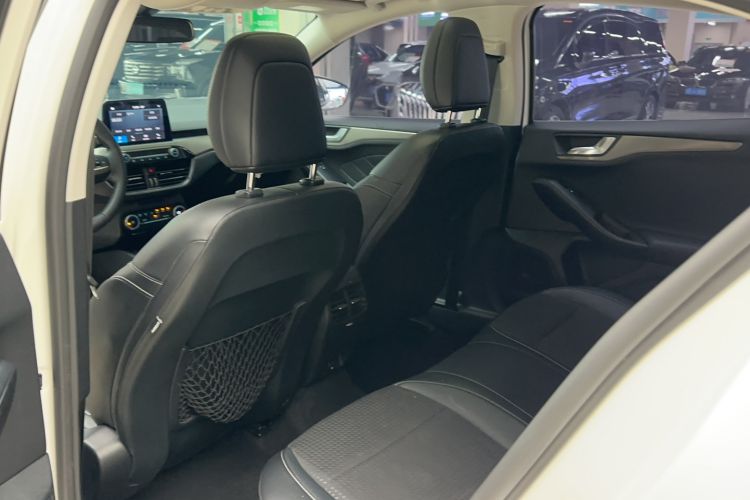 Used Ford Focus 2020 Hatchback EcoBoost 180 Automatic Trend Edition Interior 2