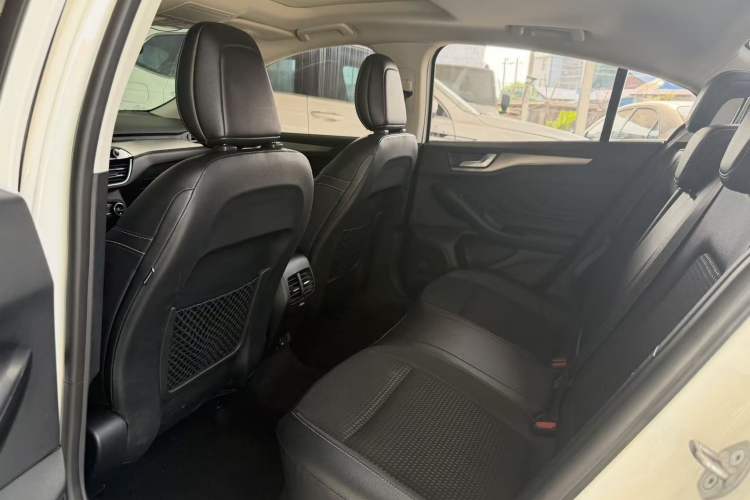 Used Ford Focus 2020 Sedan EcoBoost 180 Automatic Trend Edition Interior 2