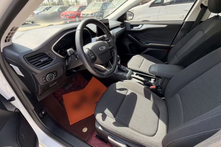 Used Ford Focus 2020 Hatchback 1.5L Automatic Sharp Edition Interior 2
