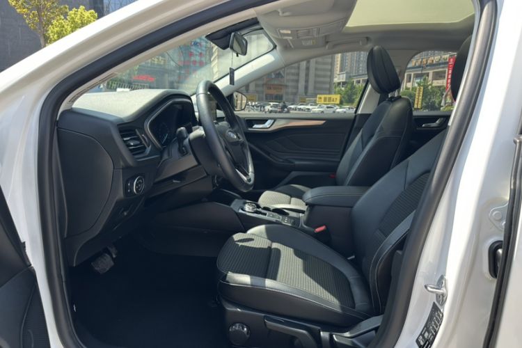 Used Ford Focus 2020 Hatchback EcoBoost 180 Automatic Trend Edition Interior 3