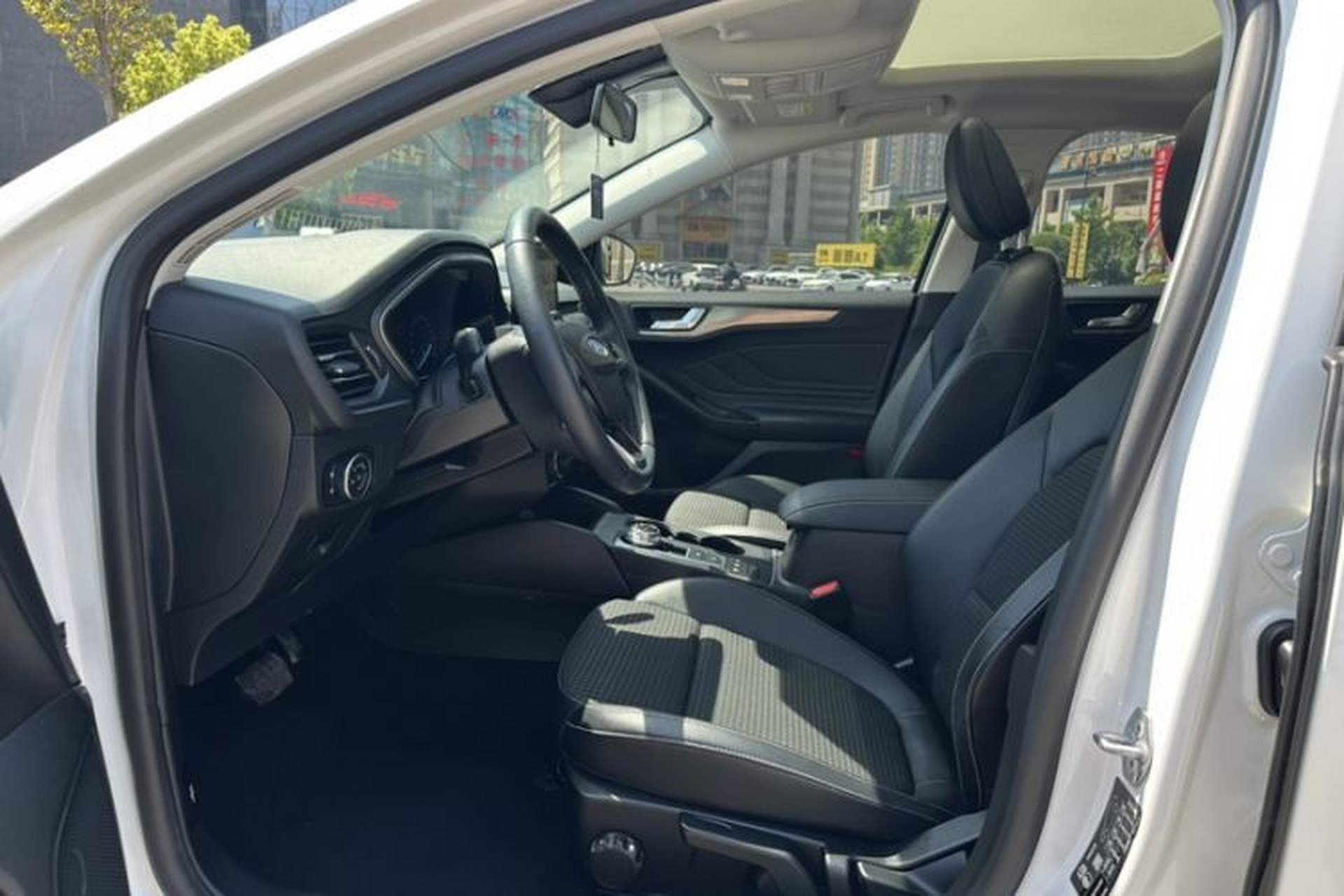 Used Ford Focus 2020 Hatchback EcoBoost 180 Automatic Trend Edition Interior 3