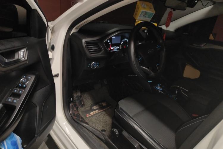 Used Ford Focus 2020 Sedan EcoBoost 180 Automatic Trend Edition Interior 3