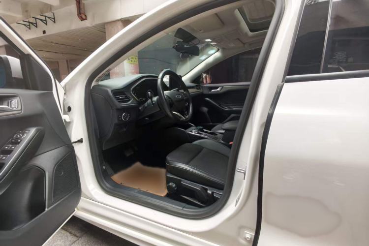 Used Ford Focus 2020 Sedan EcoBoost 180 Automatic Trend Edition Interior 3