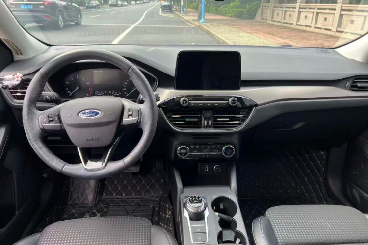 Used Ford Focus 2020 Hatchback EcoBoost 180 Automatic Trend Edition Interior 4