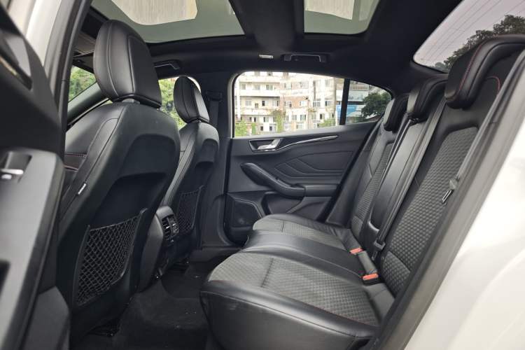 Used Ford Focus 2020 Sedan EcoBoost 180 Automatic ST Line Interior 4