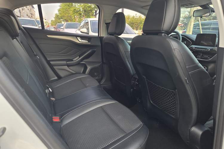 Used Ford Focus 2020 Sedan EcoBoost 180 Automatic Trend Edition Interior 4