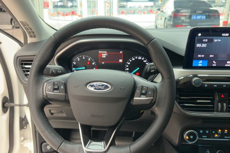 Used Ford Focus 2020 Hatchback EcoBoost 180 Automatic Trend Edition Interior 6
