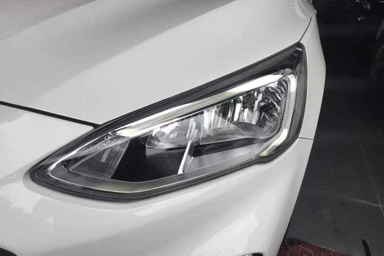 Used Ford Focus 2020 Sedan EcoBoost 180 Automatic Trend Edition Left Front Headlight
