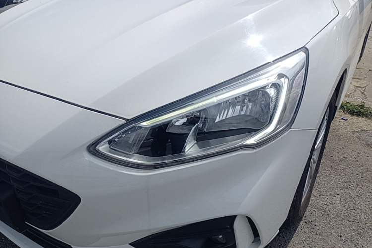 Used Ford Focus 2020 Sedan EcoBoost 180 Automatic Trend Edition Left Front Headlight