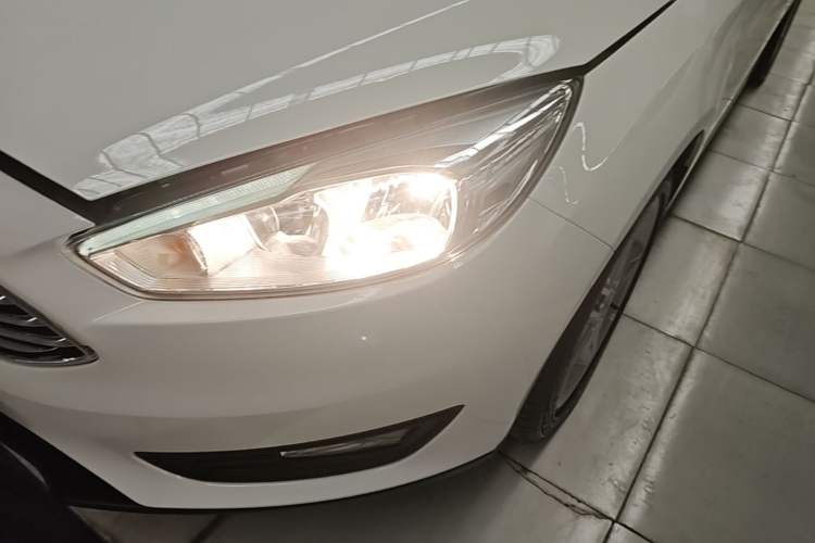 Used Ford Focus 2020 Hatchback Classic 1.5L Automatic Trendy Model Left Front Headlight