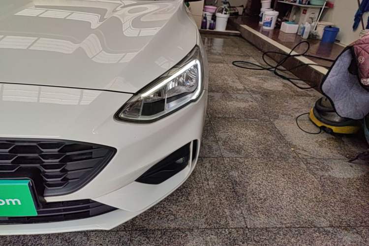 Used Ford Focus 2020 Sedan EcoBoost 180 Automatic Trend Edition Left Front Headlight