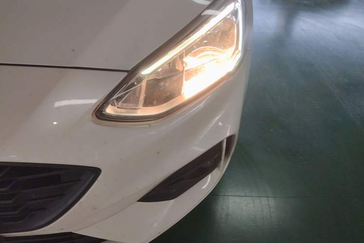 Used Ford Focus 2020 Sedan EcoBoost 180 Automatic Trend Edition Left Front Headlight