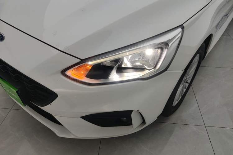 Used Ford Focus 2020 Sedan EcoBoost 180 Automatic Trend Edition Left Front Headlight