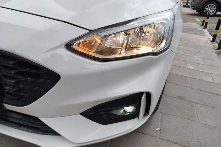 Used Ford Focus 2020 Sedan EcoBoost 180 Automatic Trend Edition Left Front Headlight