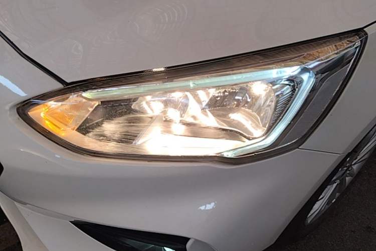 Used Ford Focus 2020 Sedan EcoBoost 180 Automatic Trend Edition Left Front Headlight
