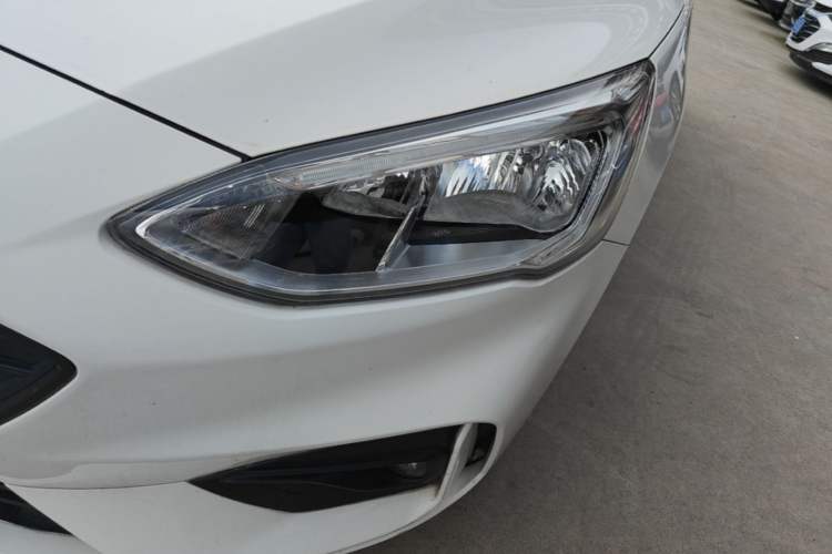 Used Ford Focus 2020 Hatchback EcoBoost 180 Automatic Trend Edition Left Front Headlight