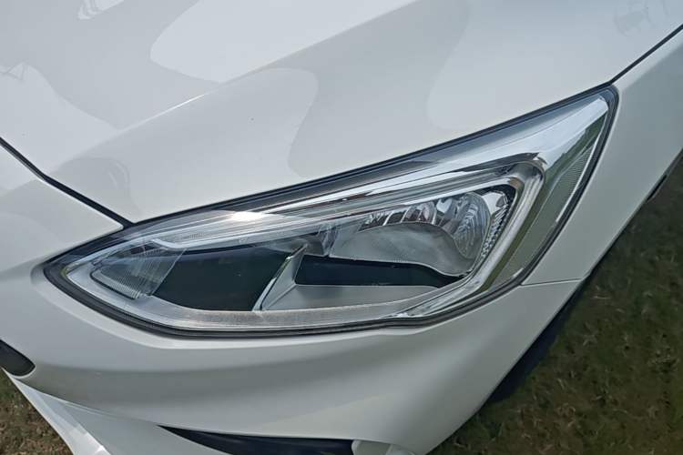 Used Ford Focus 2020 Sedan EcoBoost 180 Automatic Trend Edition Left Front Headlight