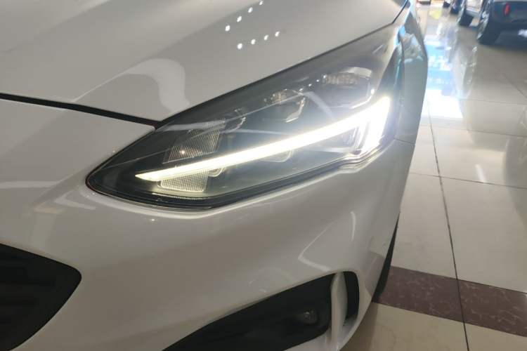 Used Ford Focus 2020 Sedan EcoBoost 180 Automatic ST Line Left Front Headlight