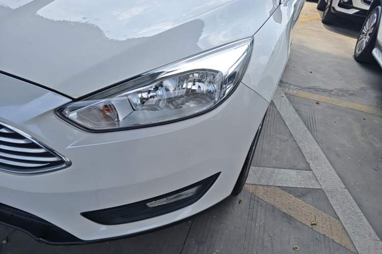 Used Ford Focus 2020 Hatchback Classic 1.5L Automatic Trendy Model Left Front Headlight