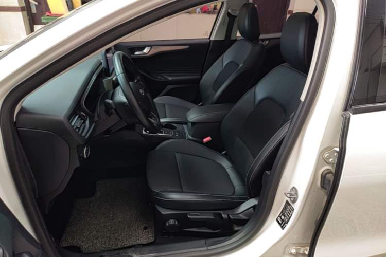Used Ford Focus 2020 Sedan EcoBoost 180 Automatic Trend Edition Left Front Seat